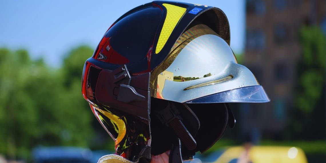 how to change visor on motorcycle helmet