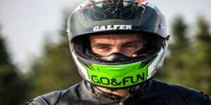 How to Keep Your Head Cool in a Motorcycle Helmet
